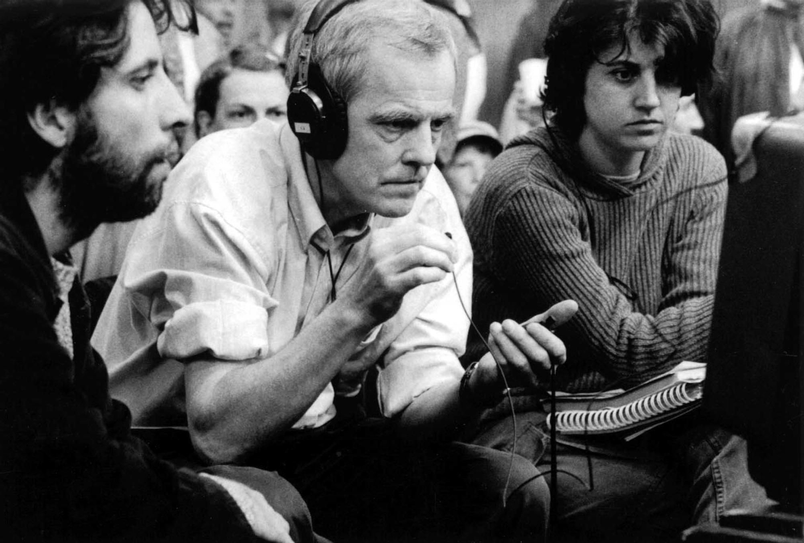 Peter Watkins dirigiendo 'La Commune'.