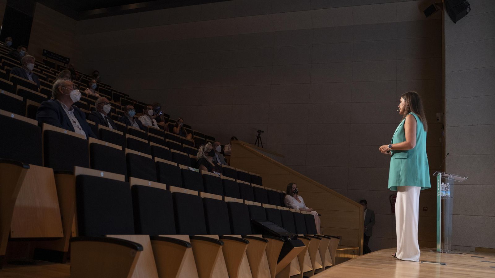 Cavada ante un grupo de agentes sociales y económicos.