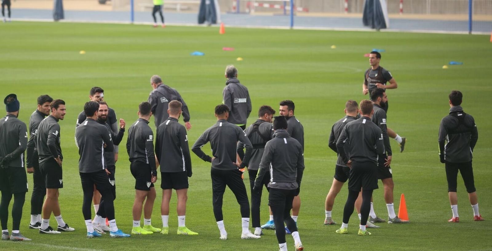 El Málaga se entrena sin Víctor