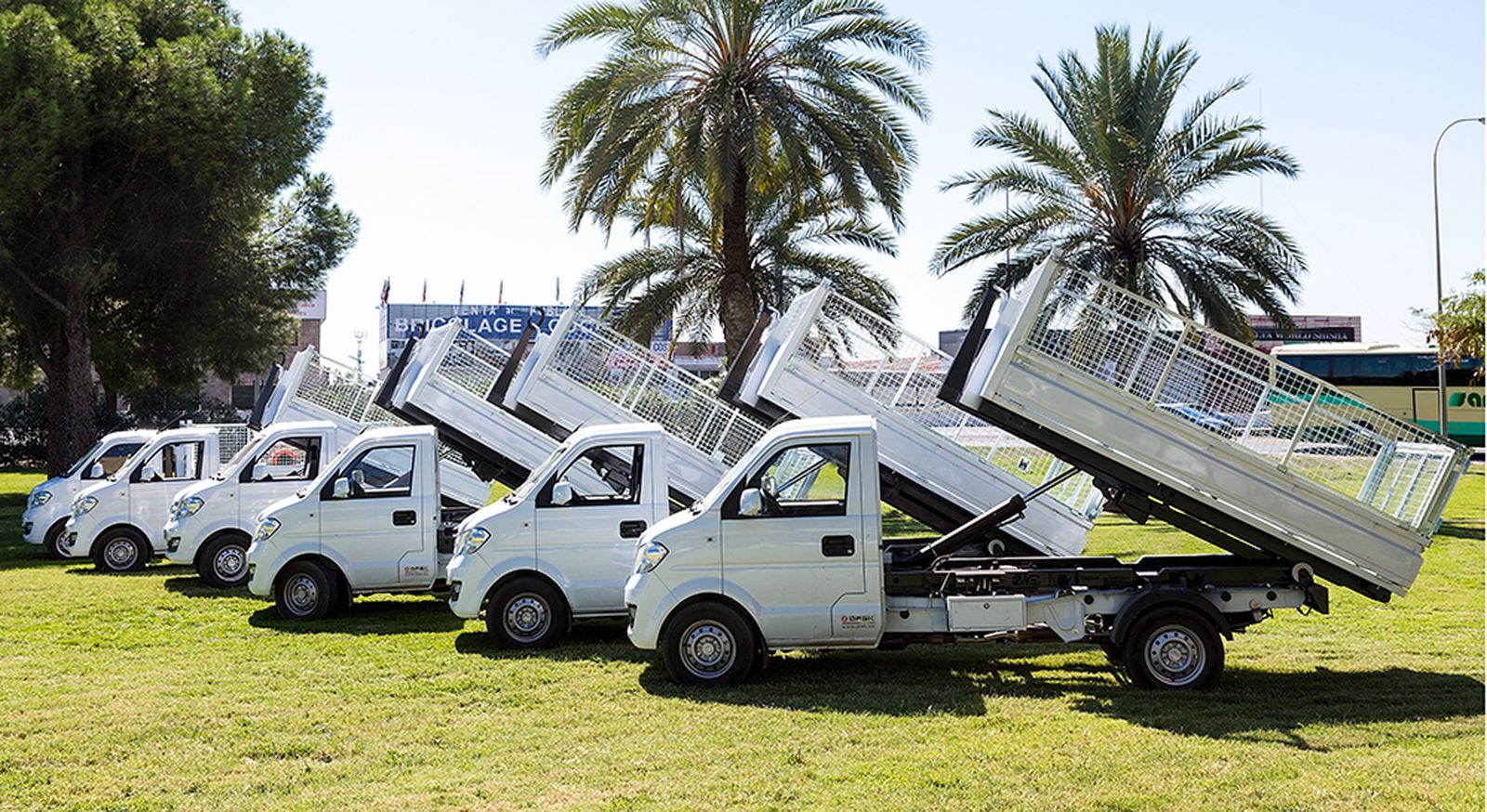 DFSK entrega a Cointer la nueva flota para para Parques y Jardines