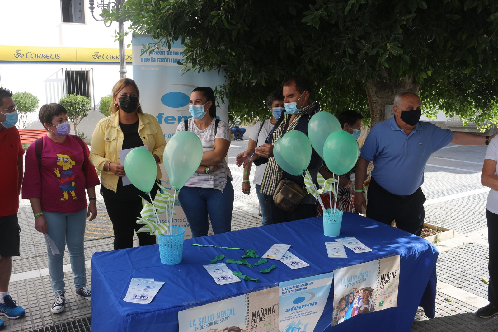 Mesa informativa de AFEMEN en la Plaza de Blas Infante