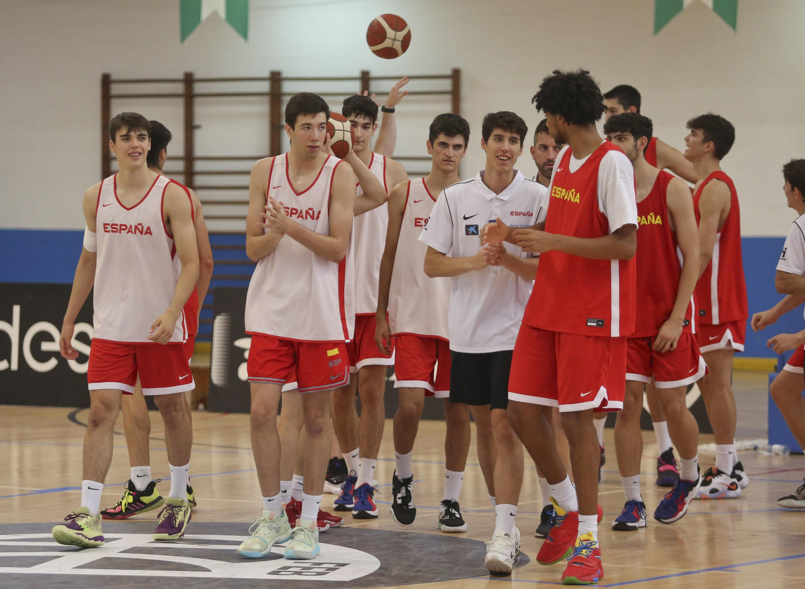 Las fotos de España sub 17 en Fuengirola