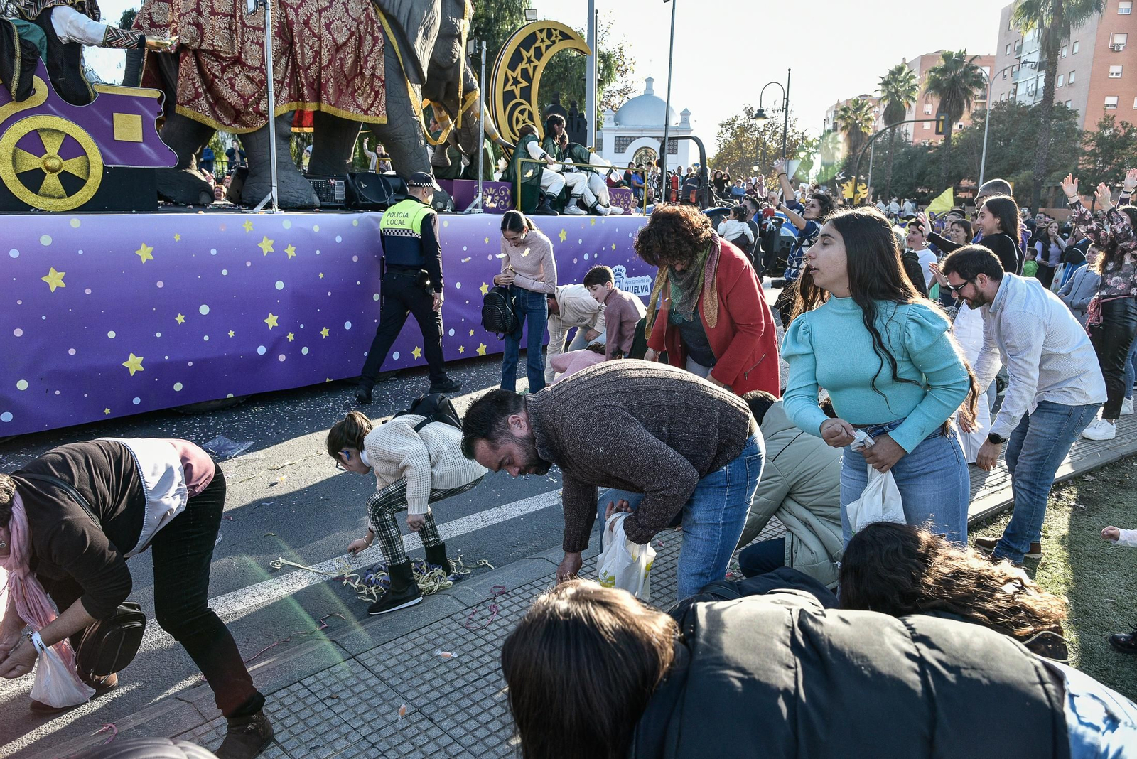 Imágenes del público en las cabalgatas por La Orden, Cardeñas y Las Colonias