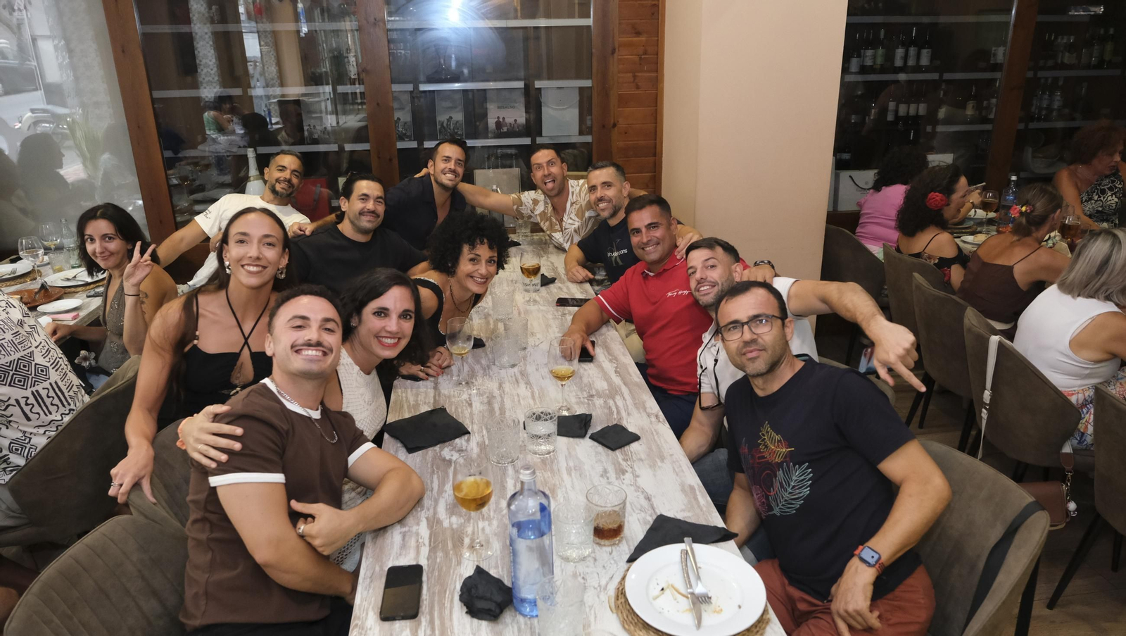 Los almerienses disfrutan del lunes en la Feria del Mediodía