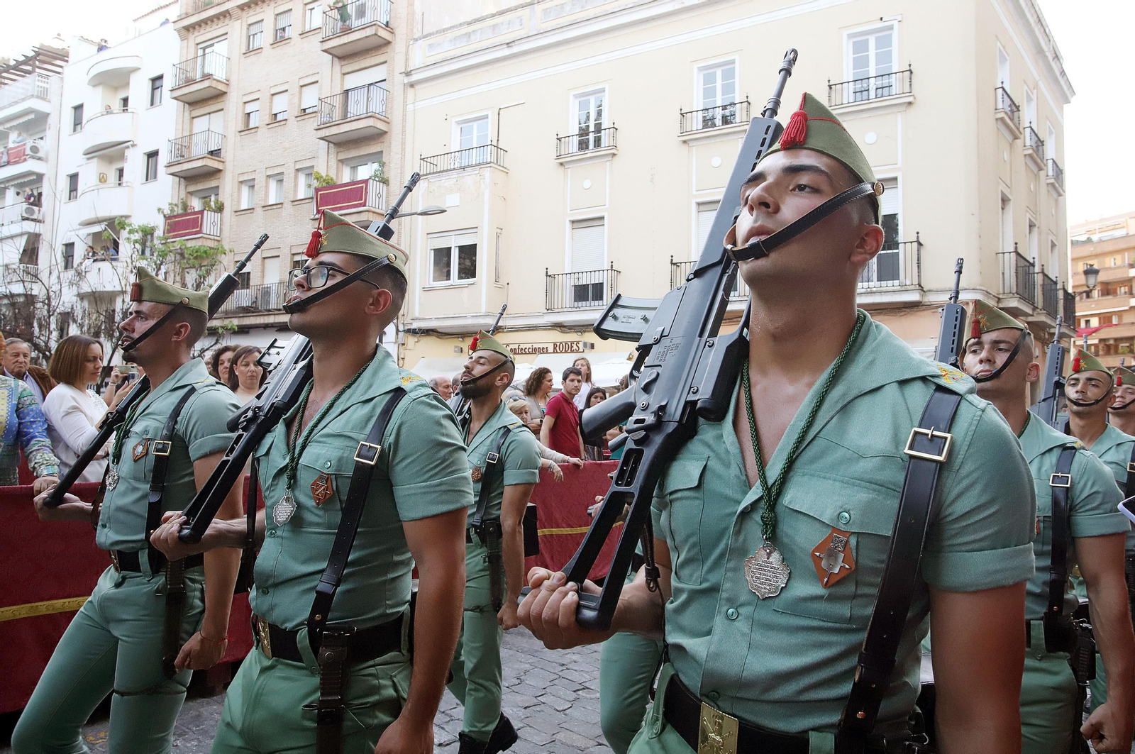 Sábado de Pasión: Imágenes de La Legión con el Cristo de la Vera+Cruz