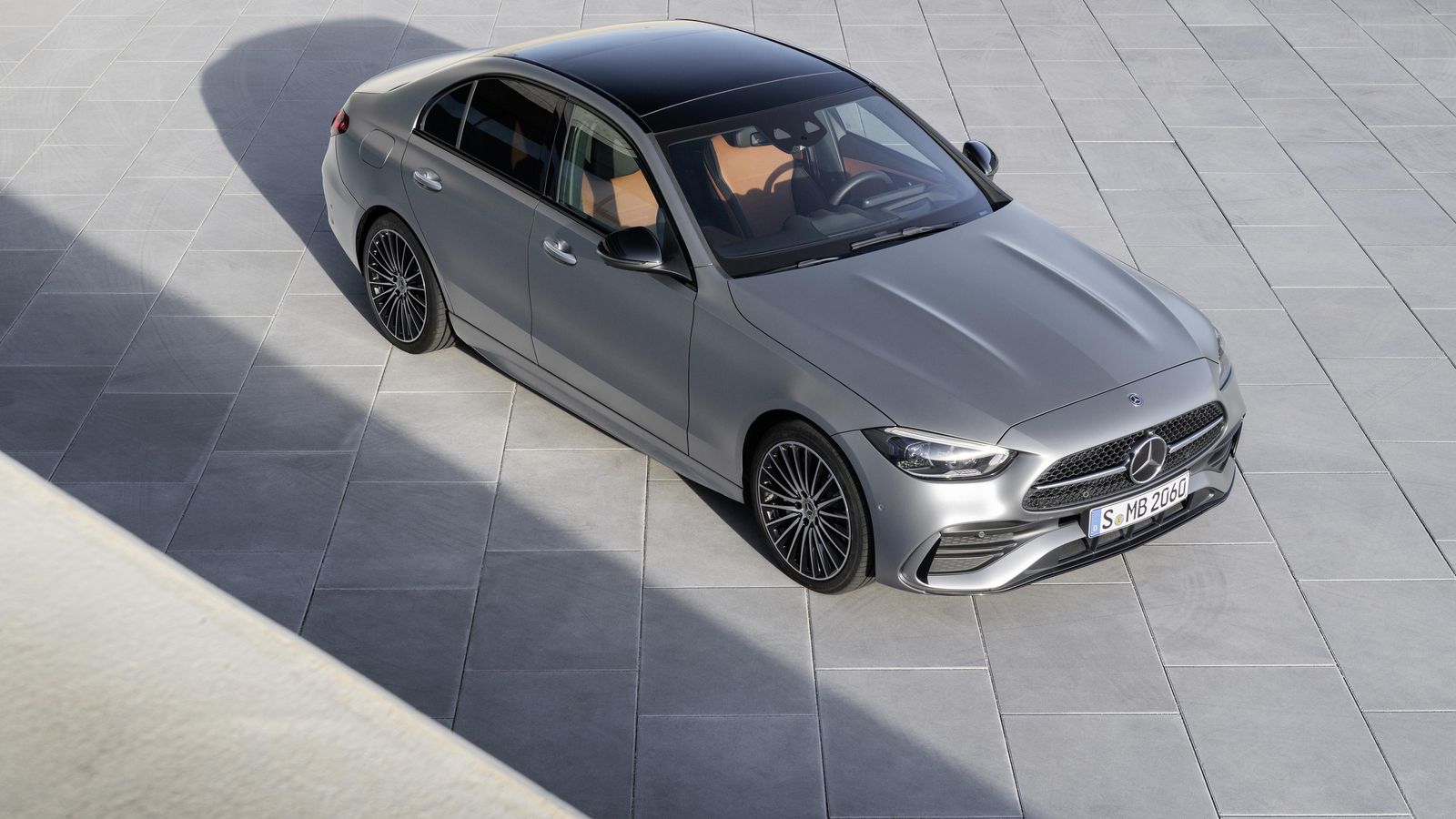 Habrá, más adelante, una versión AMG, si bien el paquete AMG Line ya incorpora algunos elementos diferenciadores, como la parrilla de mayor tamaño con la estrella de la marca.