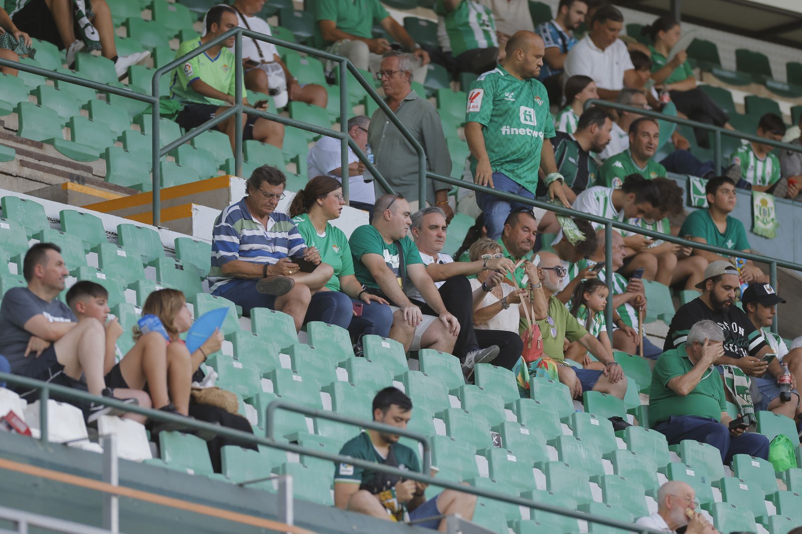 Búscate en las fotos del Betis-Atlético de Madrid