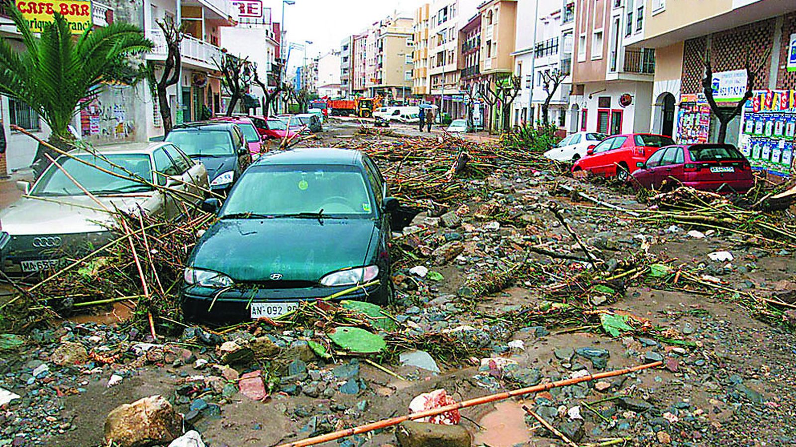 Imagen de la riada de Rincón de la Victoria, en el año 2004.