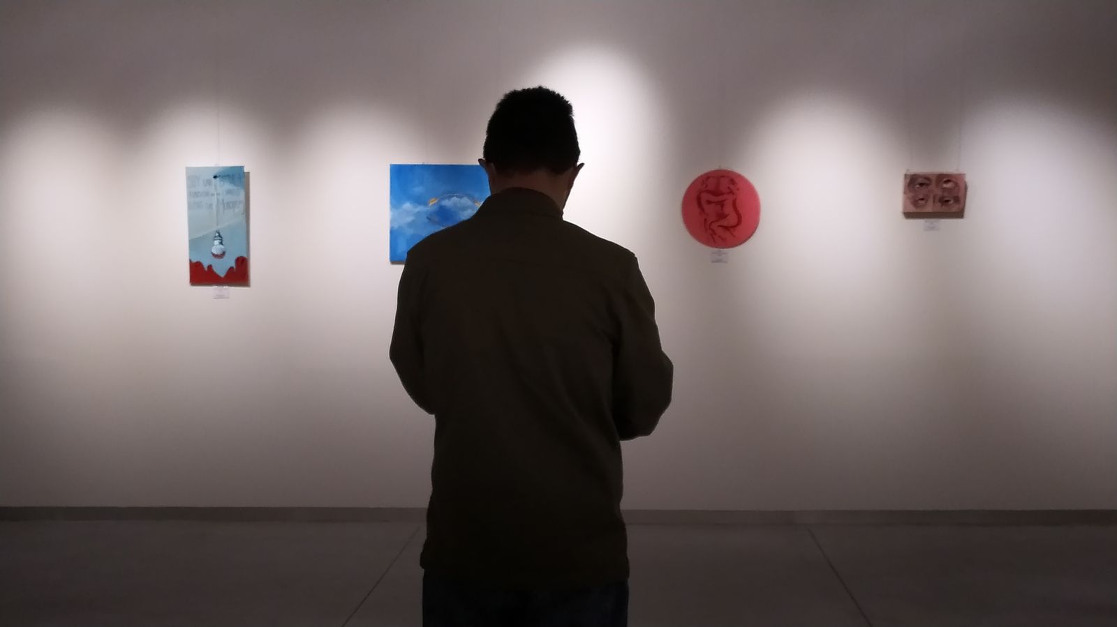 Exposición de Neiva Montesinos en el centro de congresos de San Fernando.