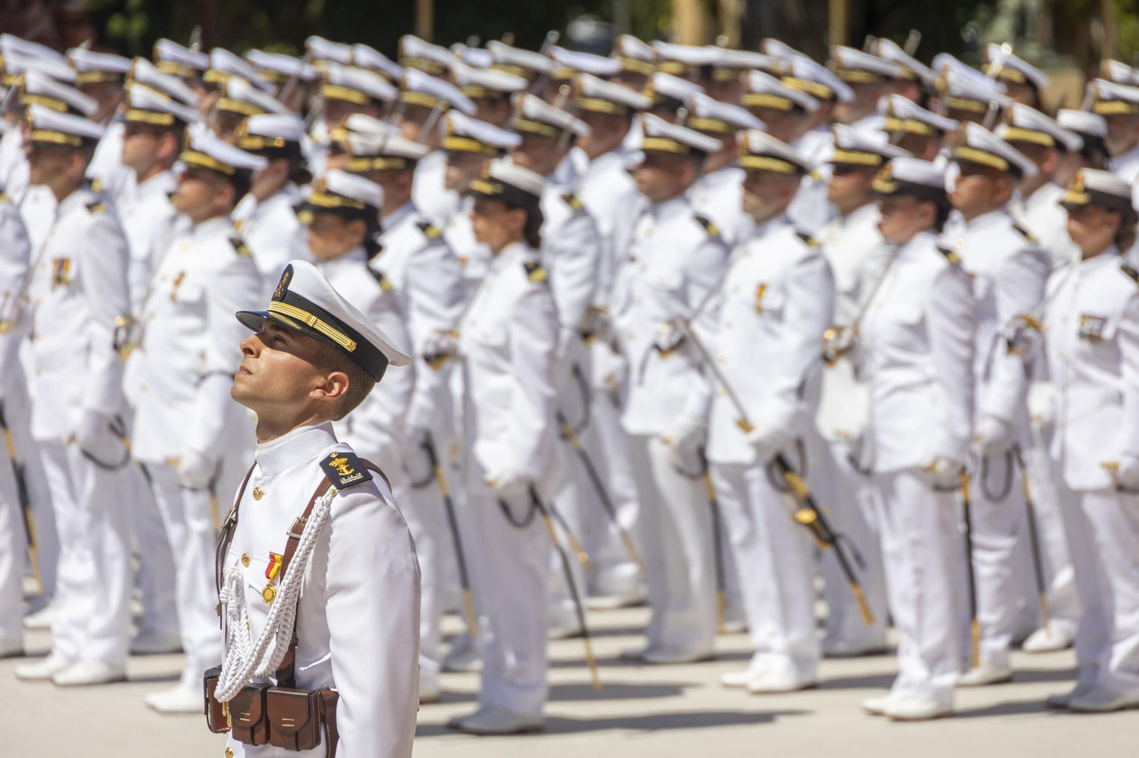 Las imágenes de la entrega de despachos a los nuevos suboficiales de la Armada Las imágenes de la entrega de despachos a los nuevos suboficiales de la Armada