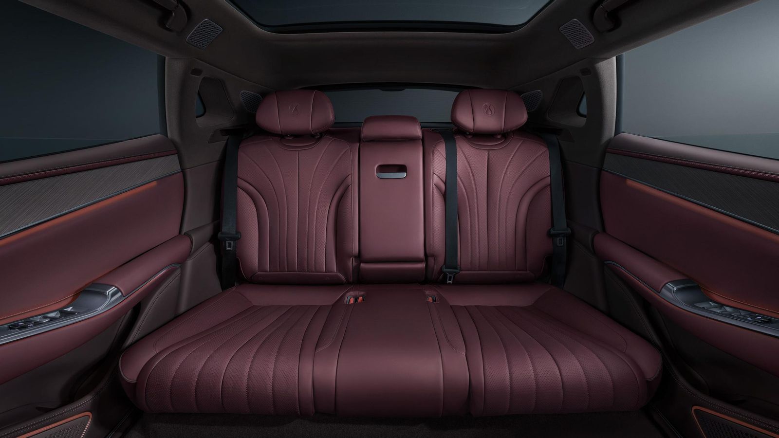 El espacio debe ser una de las mayores virtudes de este nuevo eléctrico, tanto por su tamaño de carrocería, como por sus soluciones constructivas.