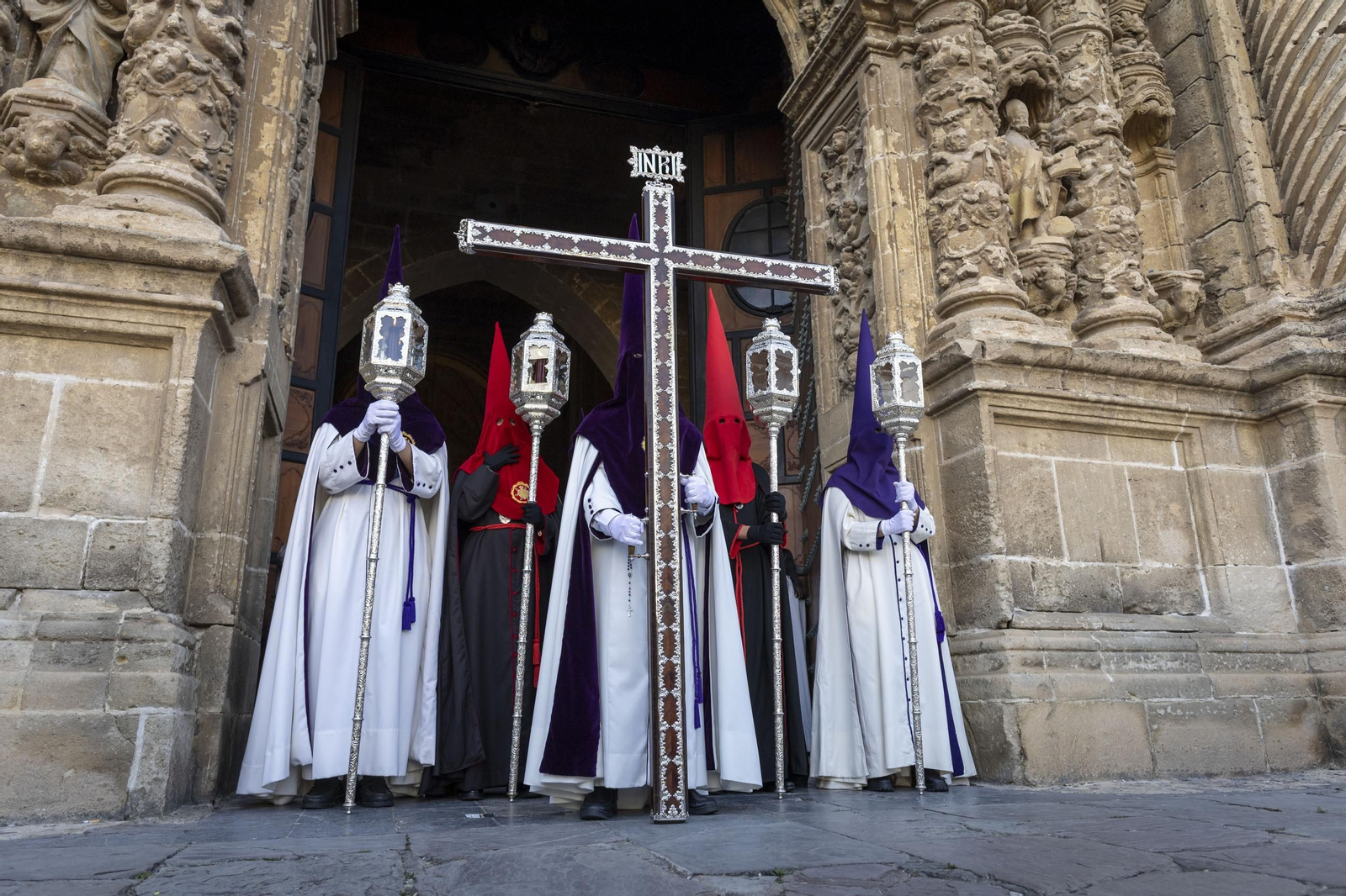 Las imágenes de la salida del Nazareno en El Puerto en la Semana Santa de 2025