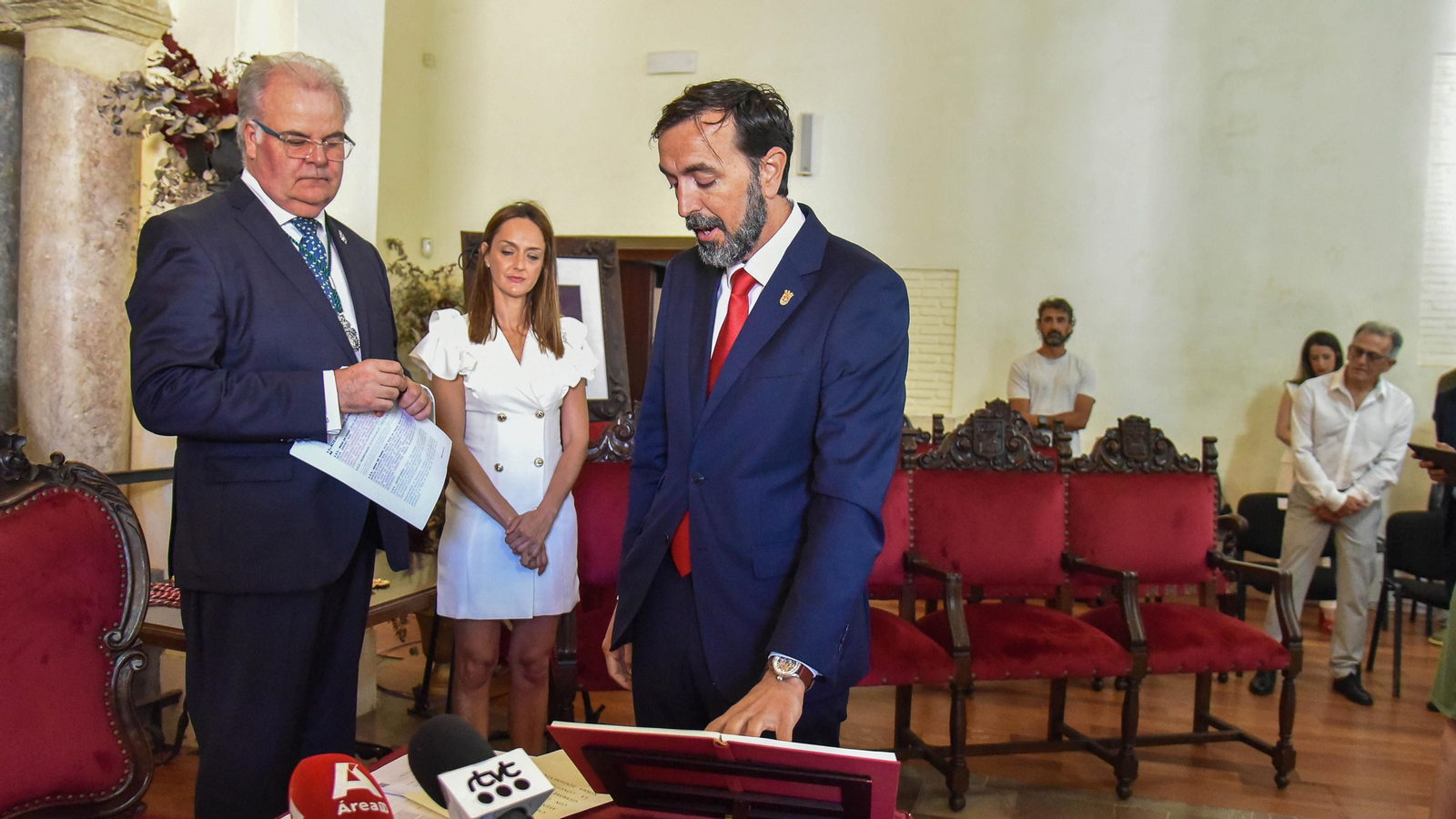 La investidura de Jóse Antonio Santos como Alcade de Tarifa, en imágenes