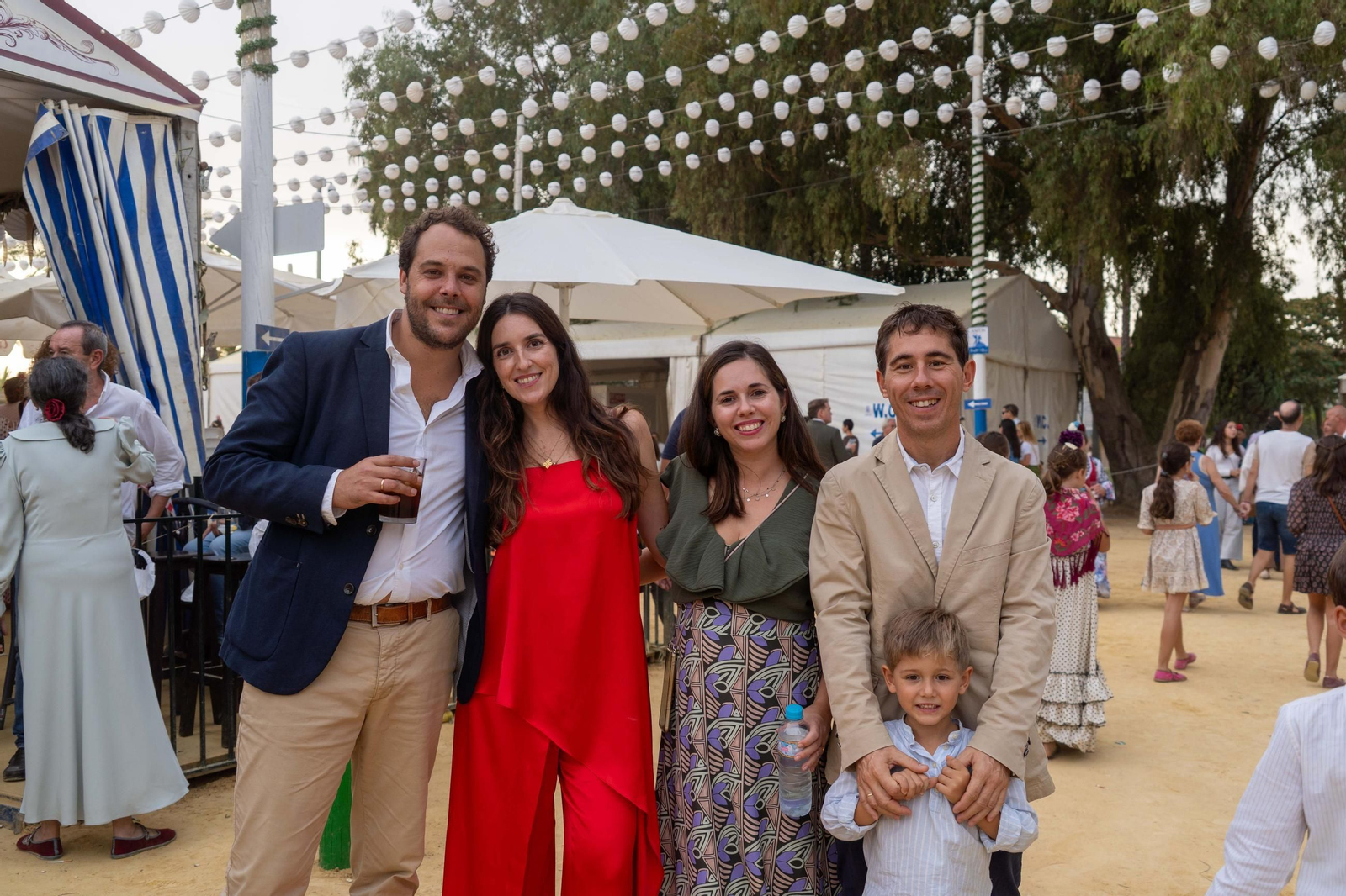 Imágenes del ambiente del ambiente de la tarde del domingo en la Feria de Otoño y del Caballo 2025 de Huelva
