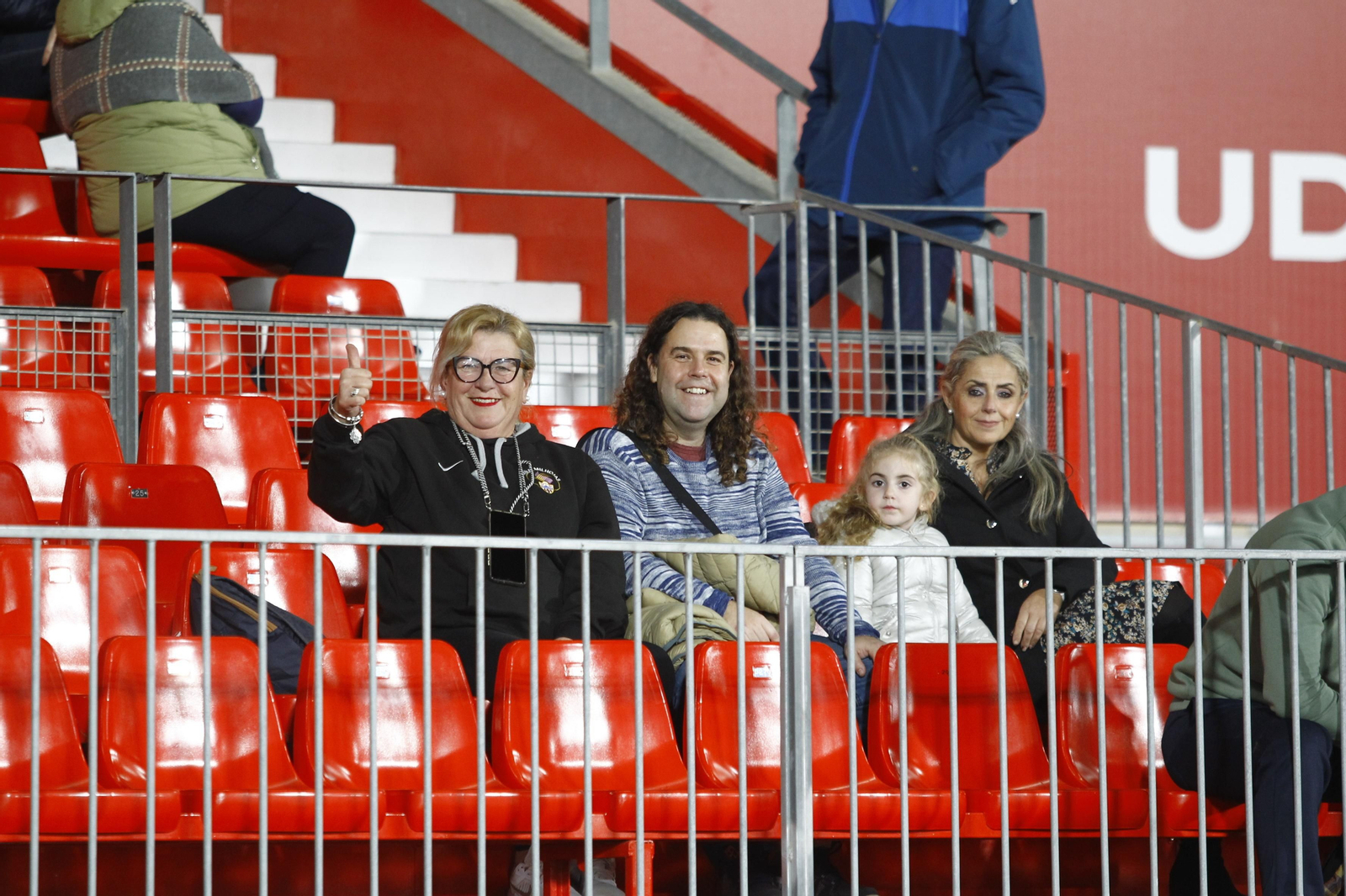Imágenes del partido homenaje al 'eterno' capitán de la U.D. Almería, José Ortiz