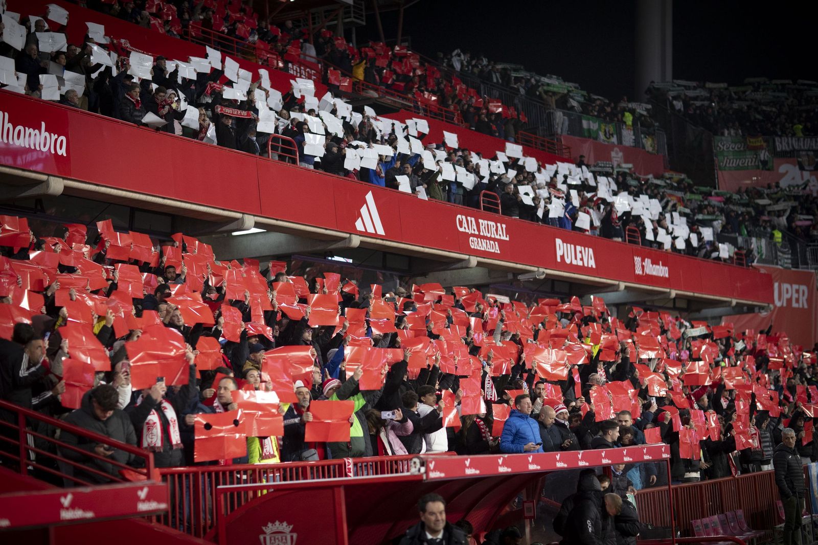 Los aficionados del Granada CF tienen una nueva oportunidad de abonarse al club rojiblanco.
