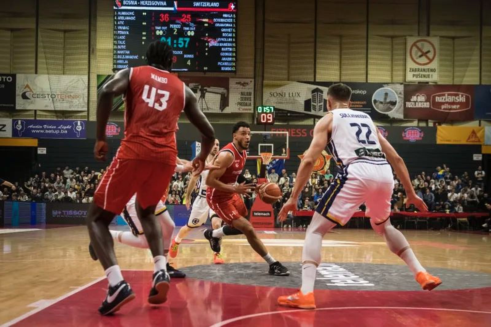 Bosnia gana a Suiza con Emir Sulejmanovic rozando el doble doble