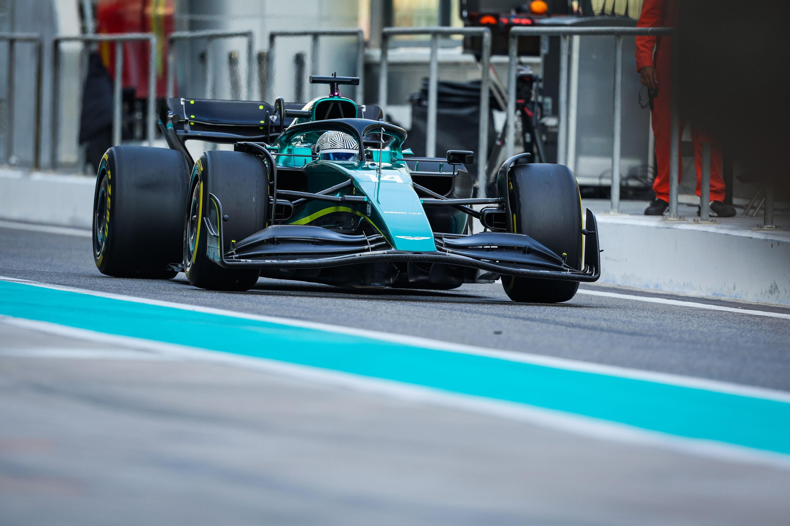 Las escuderías de  Fórmula uno se prueban tras el fin de temporada