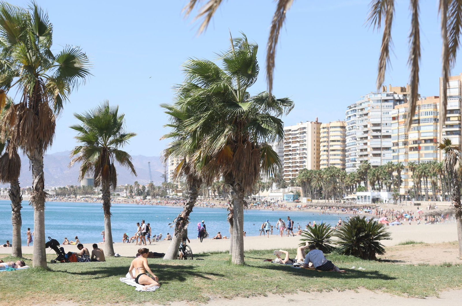 Las fotos del día de fuertes vientos en las playas de Málaga