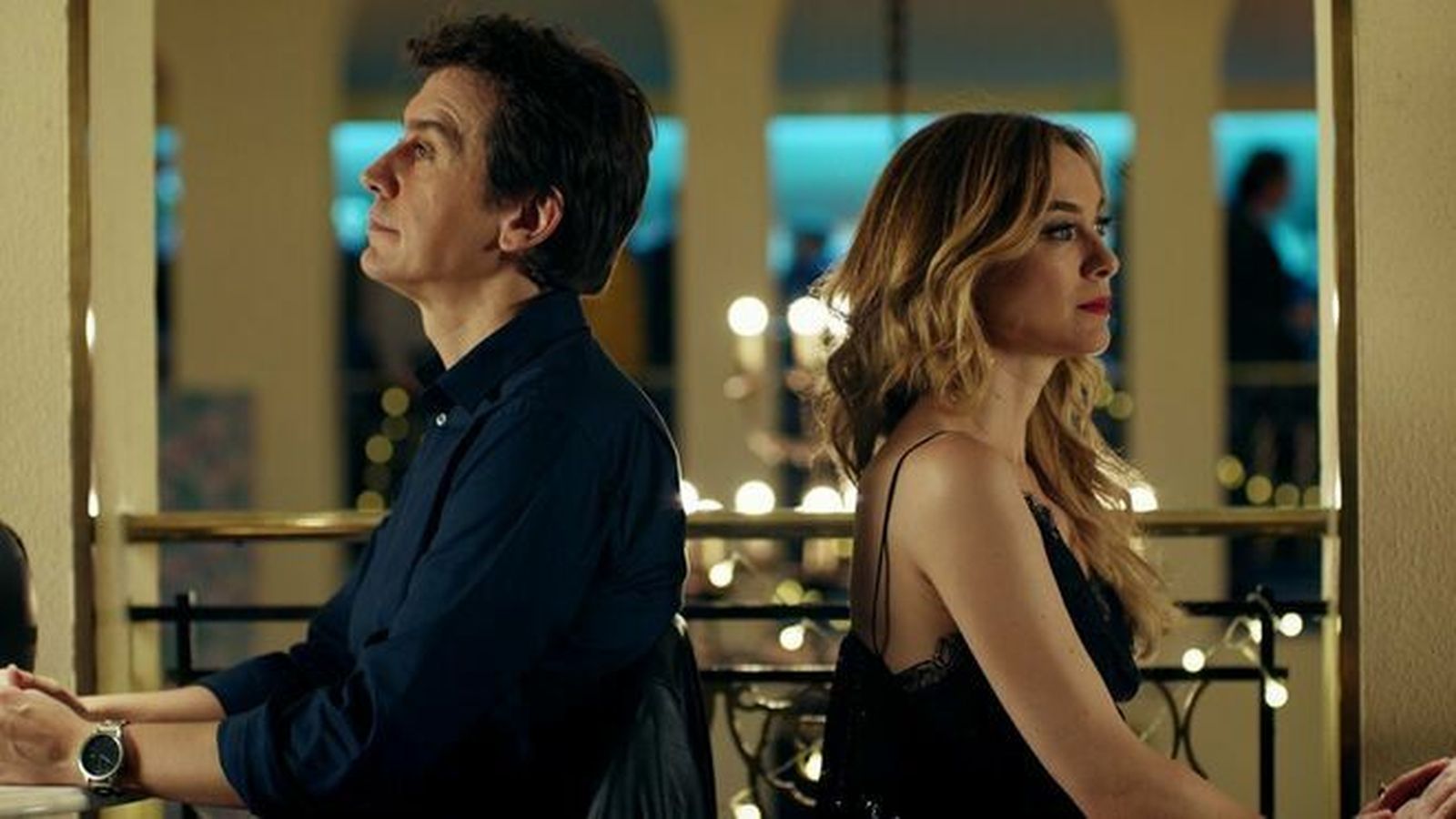 Marta Hazas y Javier Veiga protagonizan 'Pequeñas coincidencias'.