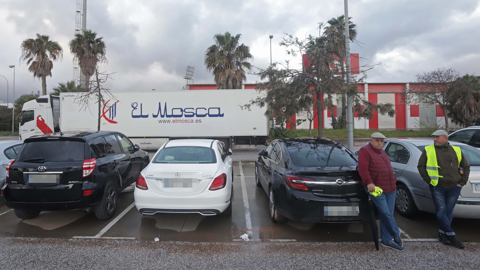 Fotos de la concentración de los camioneros en el acceso sur del puerto de Algeciras