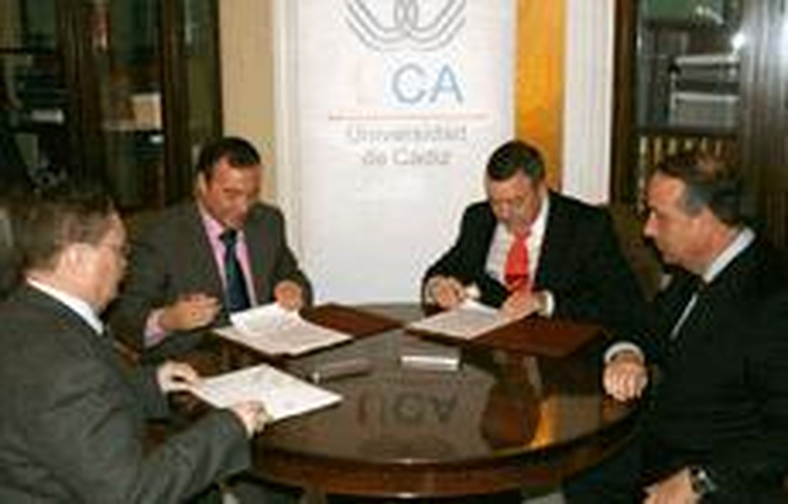 La UCA renueva el convenio con la Cátedra de Empresa Familiar