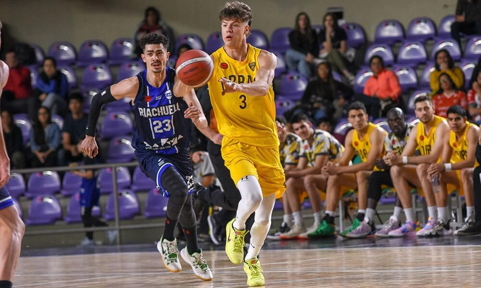 Joaquín Rodríguez, en acción con el Obras Básket.