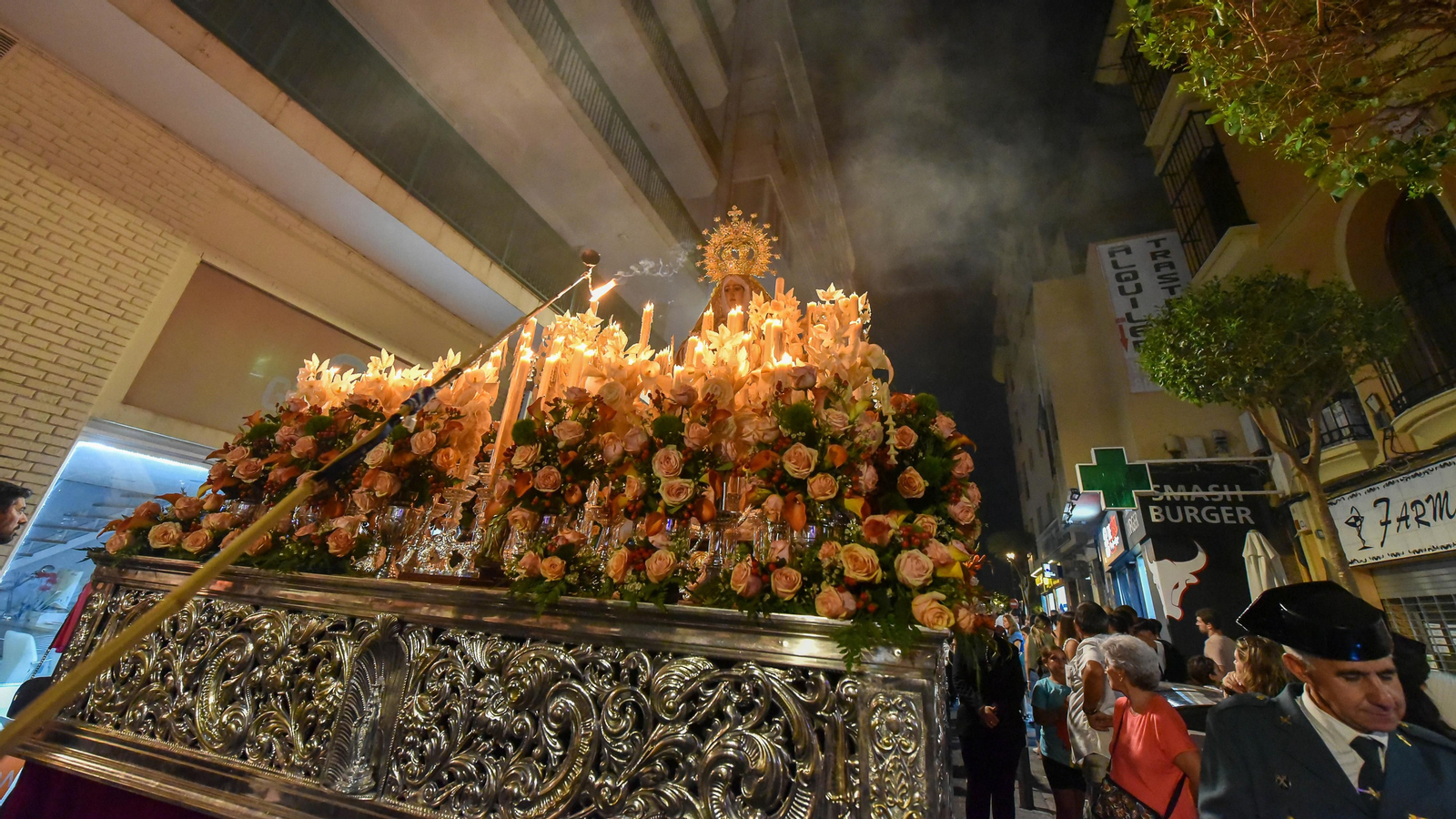 La Magna Mariana de Algeciras por la calle Convento, en imagenes