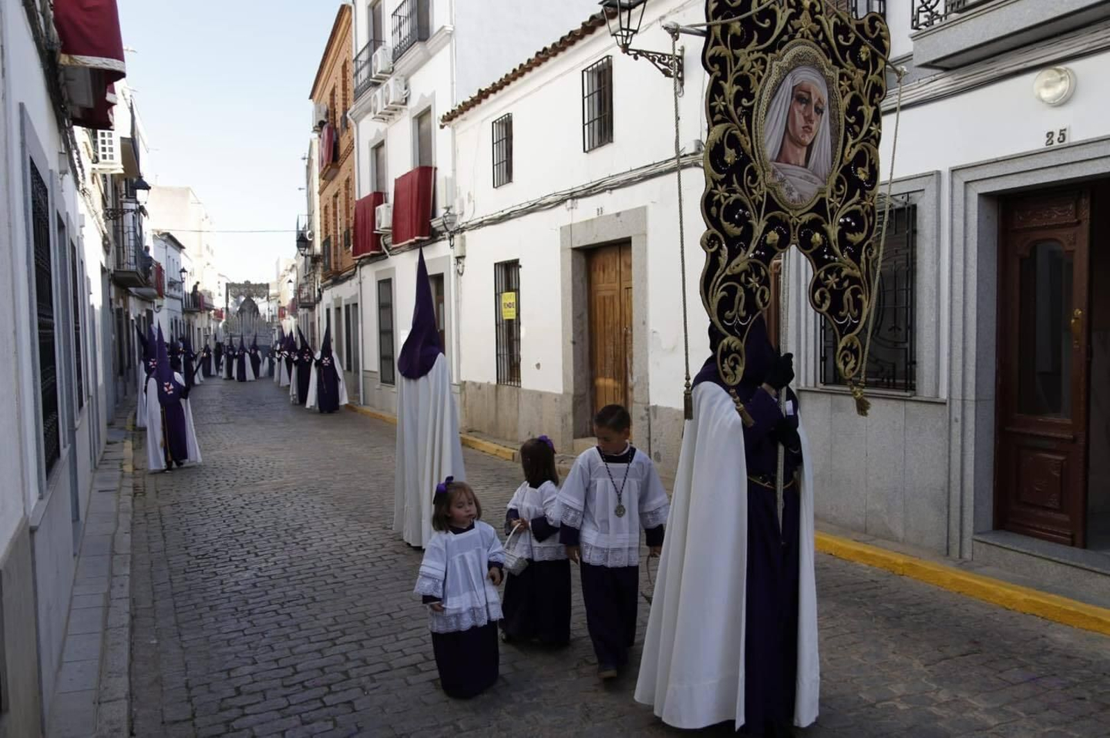 Viernes Santo en Hinojosa del Duque: la procesión de Nuestro Padre Jesús con la Cruz a cuestas en imágenes Viernes Santo en Hinojosa del Duque: la procesión de Nuestro Padre Jesús con la Cruz a cuestas en imágenes