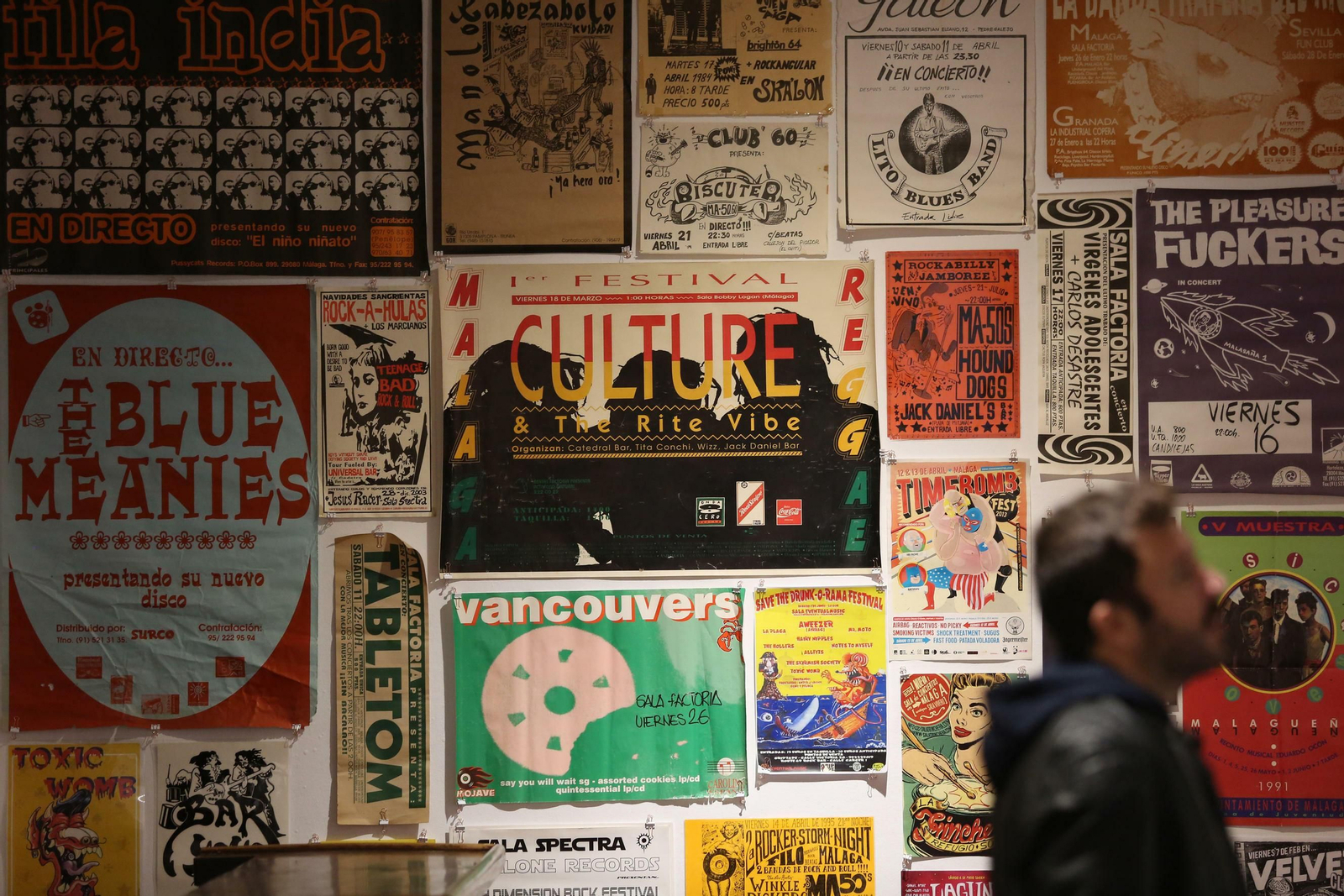 Carteles históricos de conciertos de la Málaga ‘Underground’, reunidos en la exposición ‘No hagáis ruido’, en el Ateneo de Málaga.