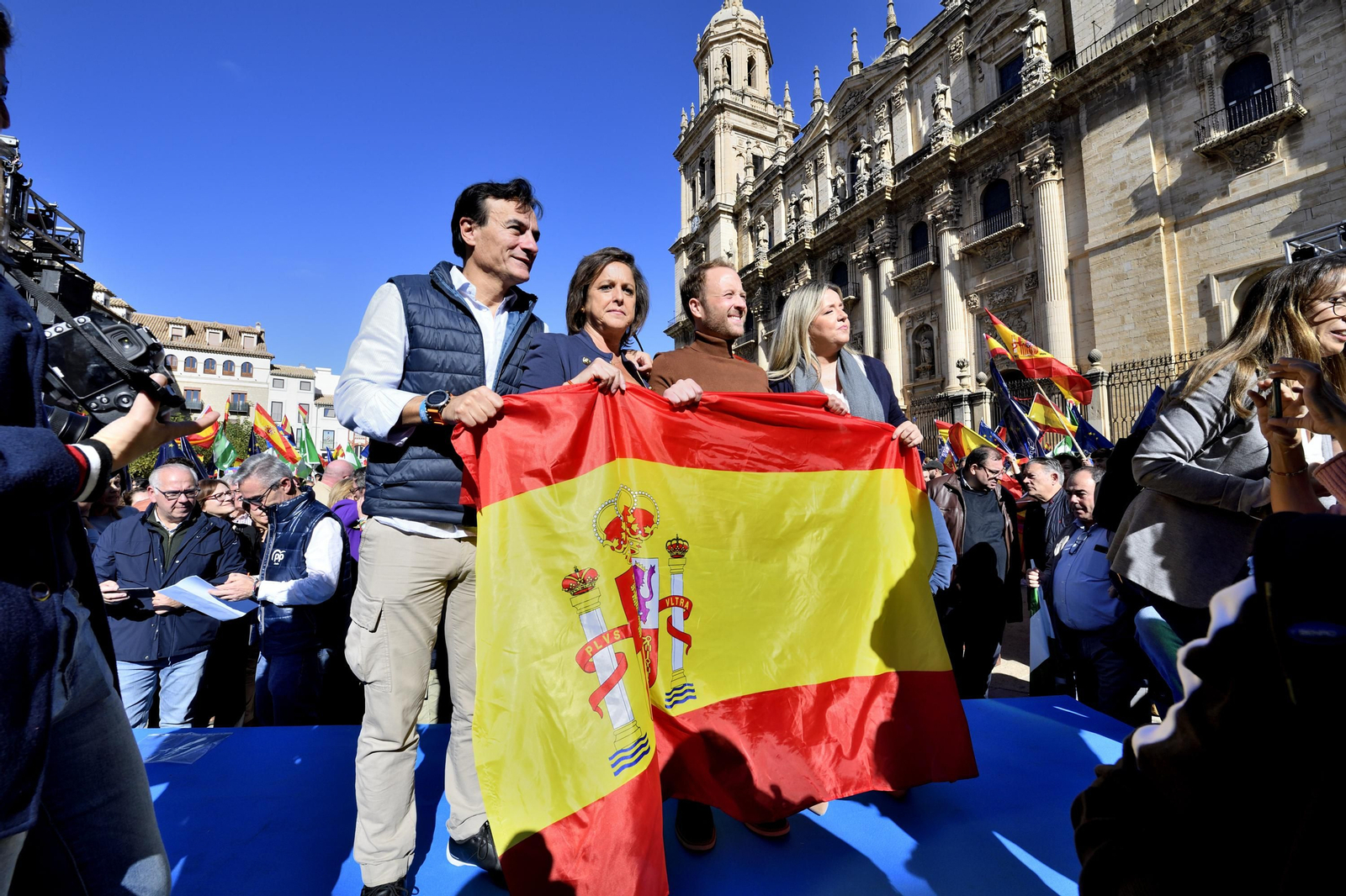 En imágenes: así ha sido la manifestación contra la amnistía en Jaén