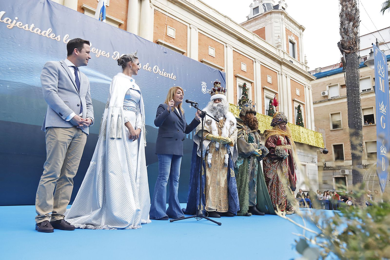 Imágenes de la mágica llegada de los Reyes Magos y la Estrella de la Ilusión a Huelva en barco