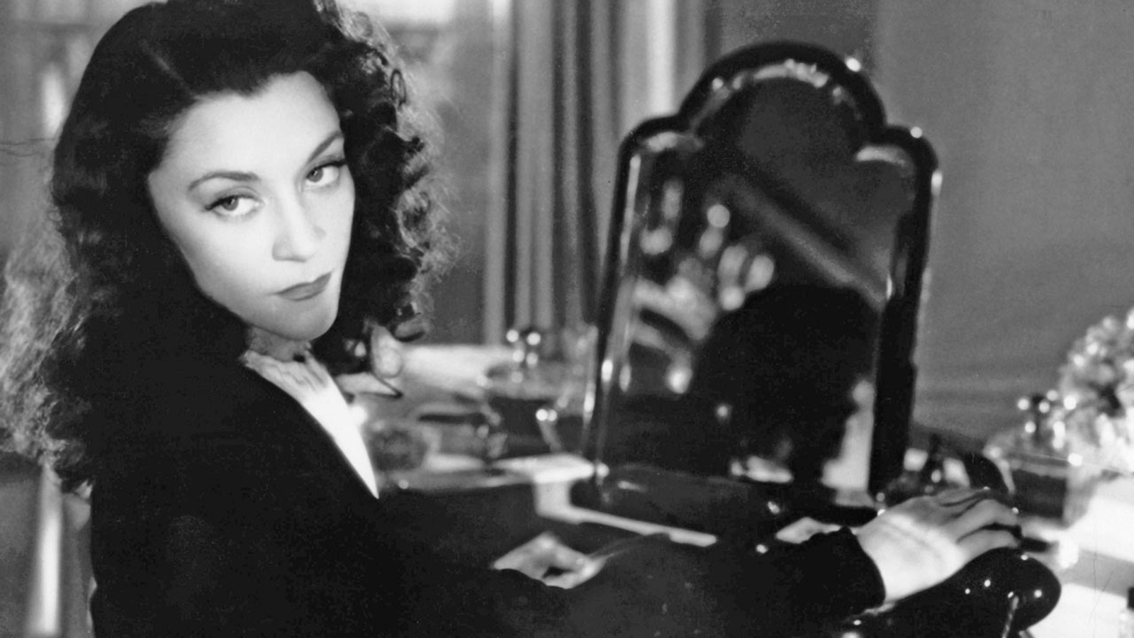 María Casares (La Coruña, 1922-Alloue, 1996) en un fotograma de 'Las damas del bosque de Bolonia' (1945).