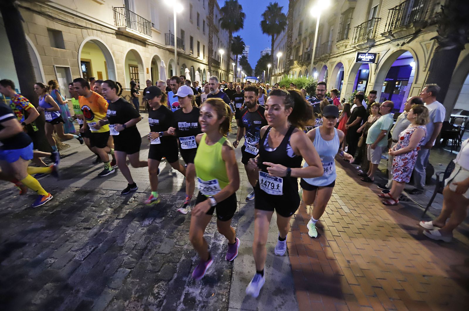 Imágenes de la Carrera Nocturna de Huelva
