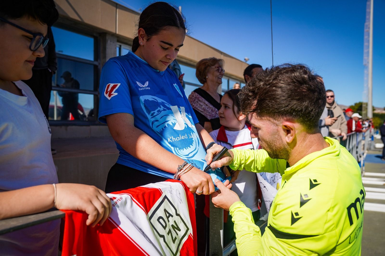 Imágenes del entrenamiento a puerta abierta de la UDA