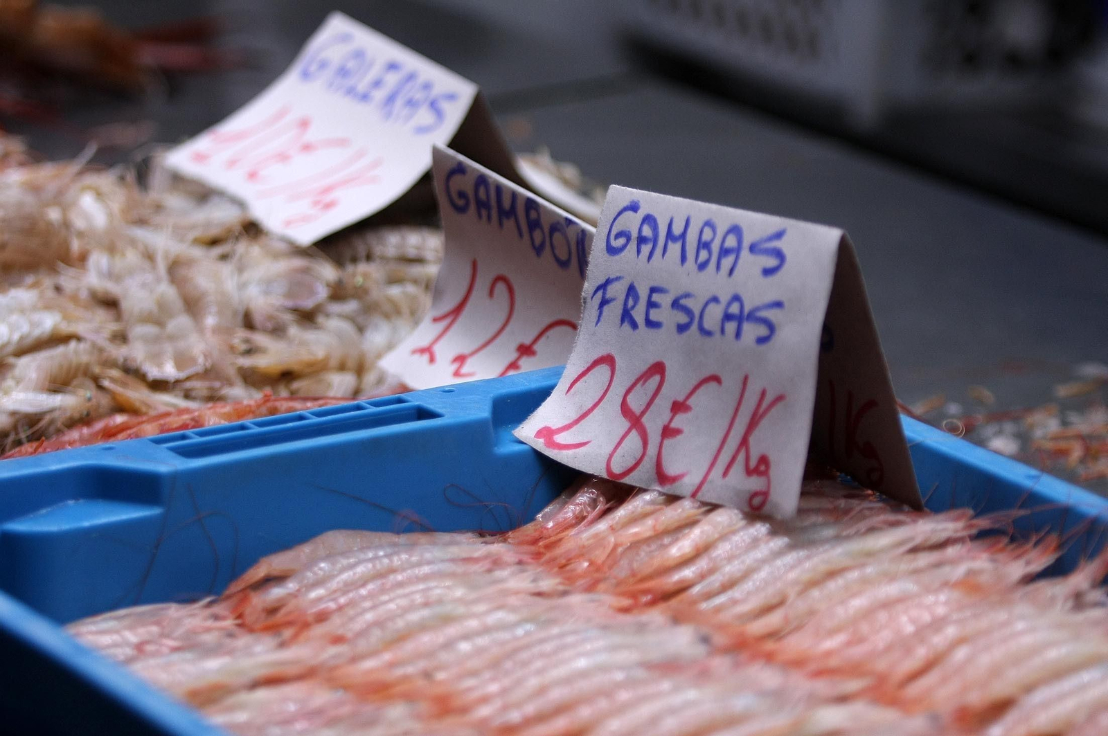 La gamba de Huelva, reina del mercado en los días previos a la Navidad