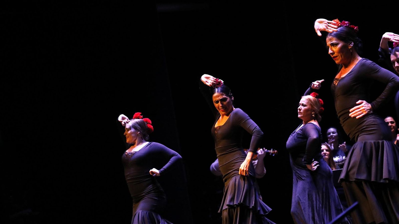 Las fotos de la Gala Solidaria de Navidad de la Escuela Municipal de Música, Danza y Teatro "Jose María Sánchez -Verdú"