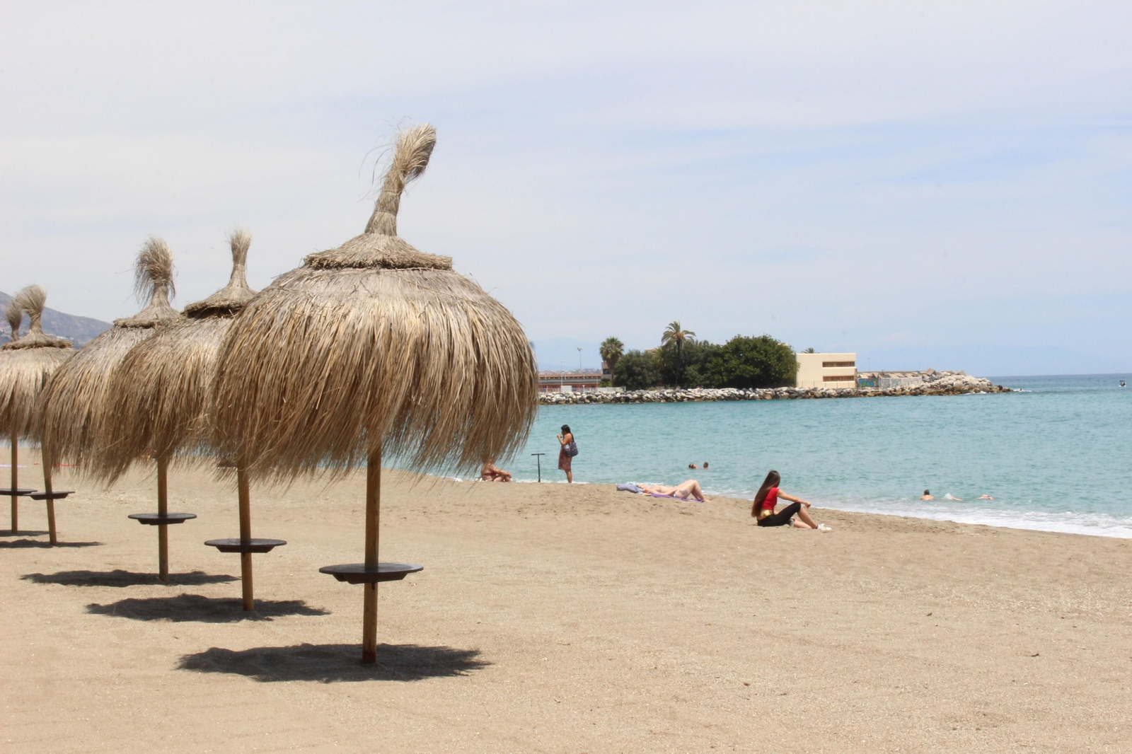 Fotos de la desescalada: Fuengirola ya disfruta del sol y la playa en la fase 2