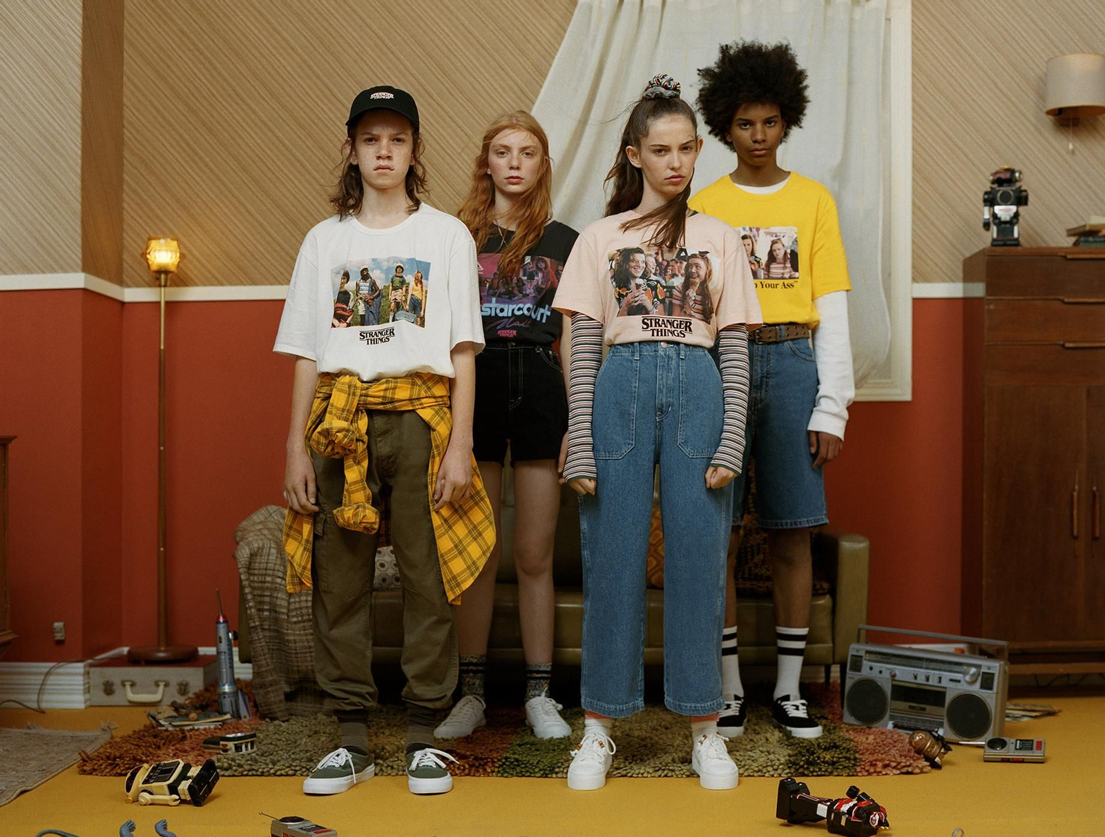 Si eres fan de Stranger Things no puedes perderte la nueva colección de Pull and Bear, ni su editorial