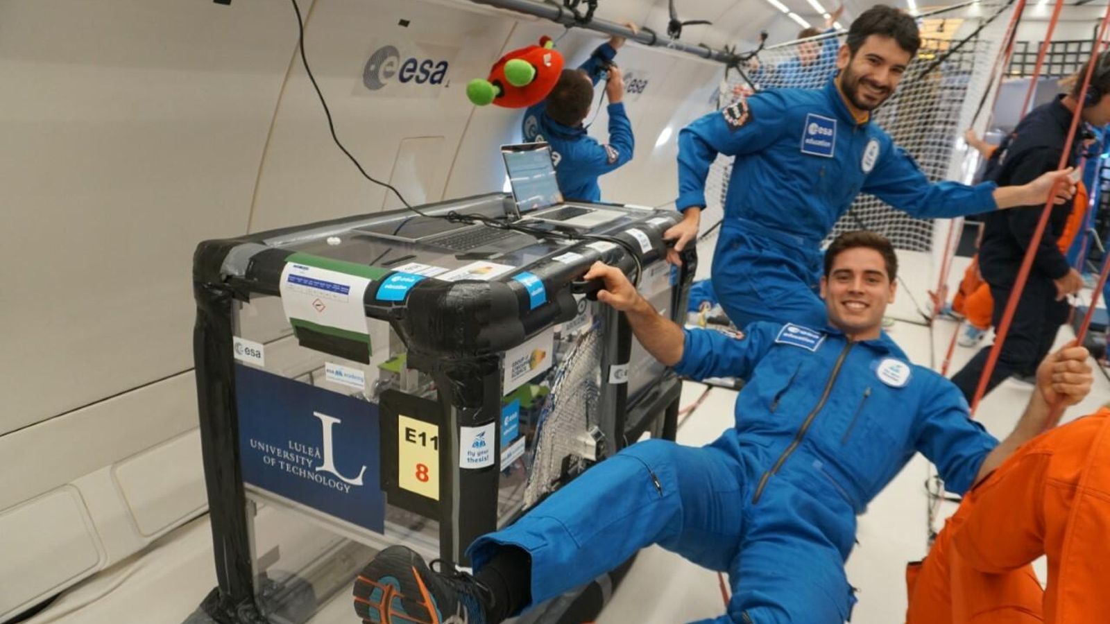 El joven malagueño en un vuelo parabólico.