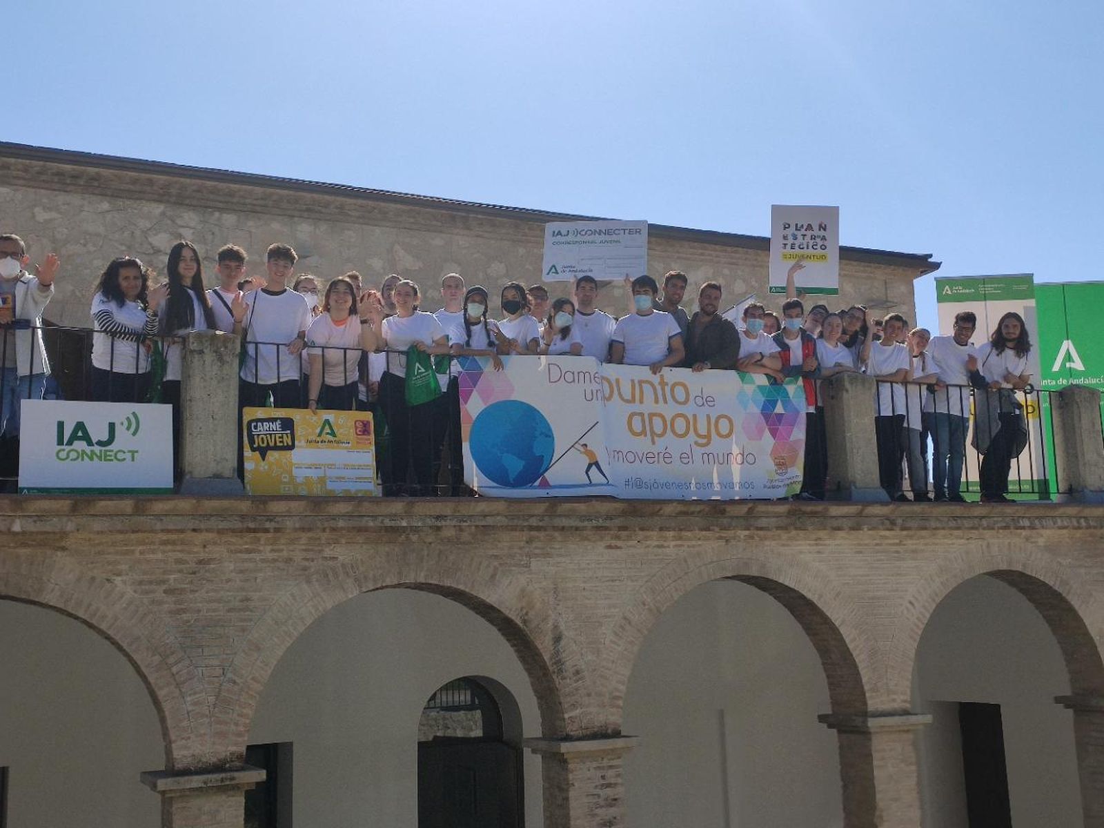 Imagen de los participantes en el encuentro.