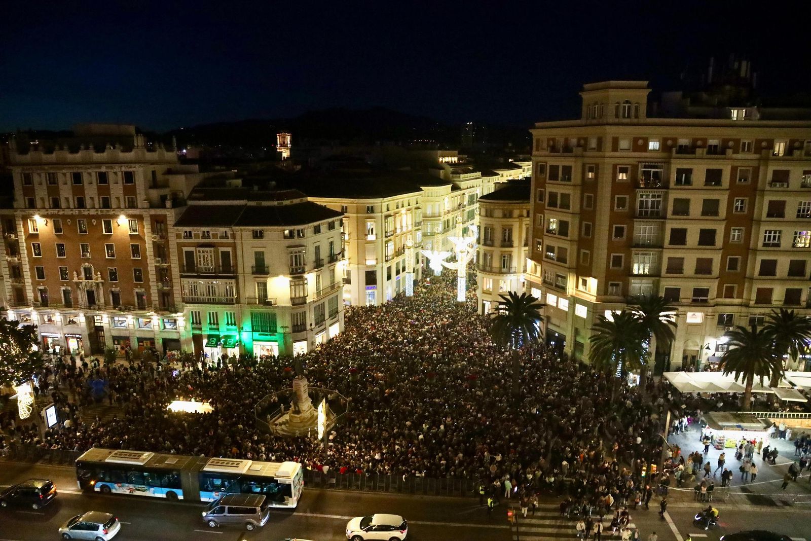 Lleno en el centro de Málaga el primer día de puente.