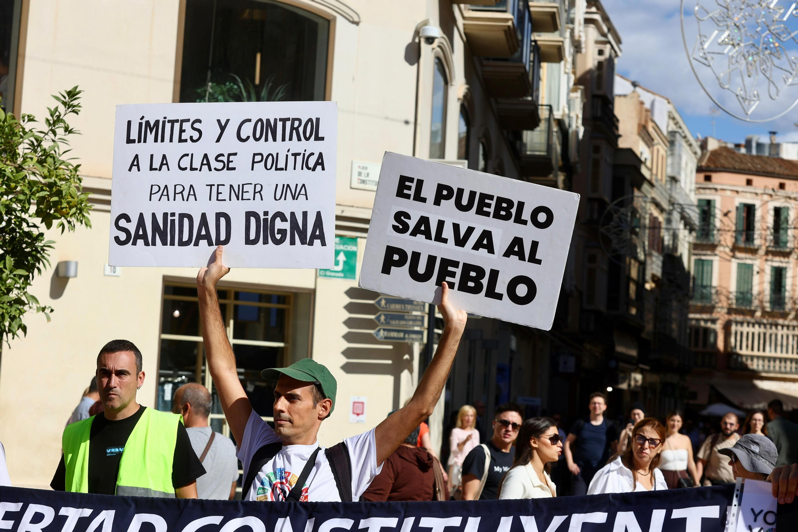 La Marea Blanca sale a las calles de Málaga para defender la sanidad pública andaluza
