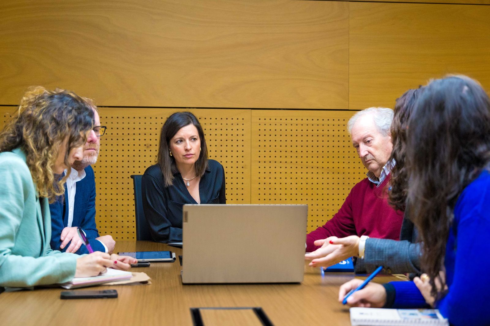 Encuentro de miembros del gobierno de San Fernando con el Clúster Marítimo Naval de Cádiz.