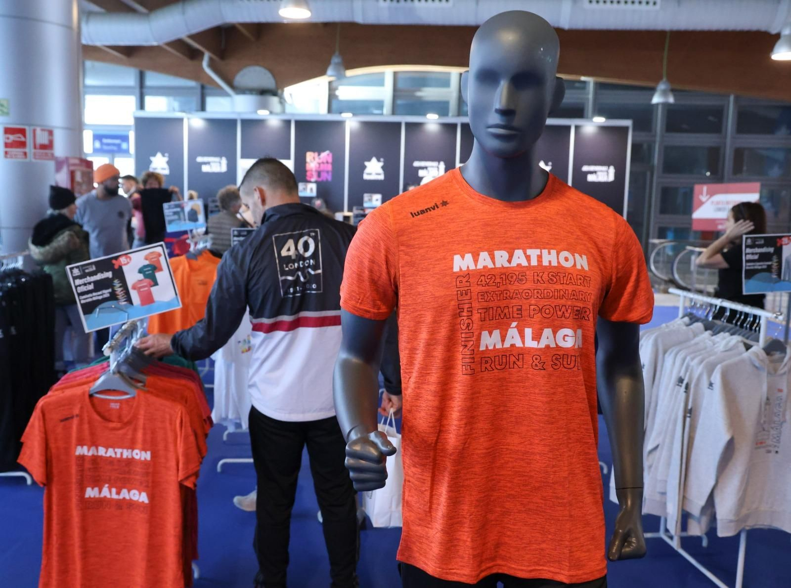 La Feria del corredor del Maratón de Málaga 2025, en imágenes