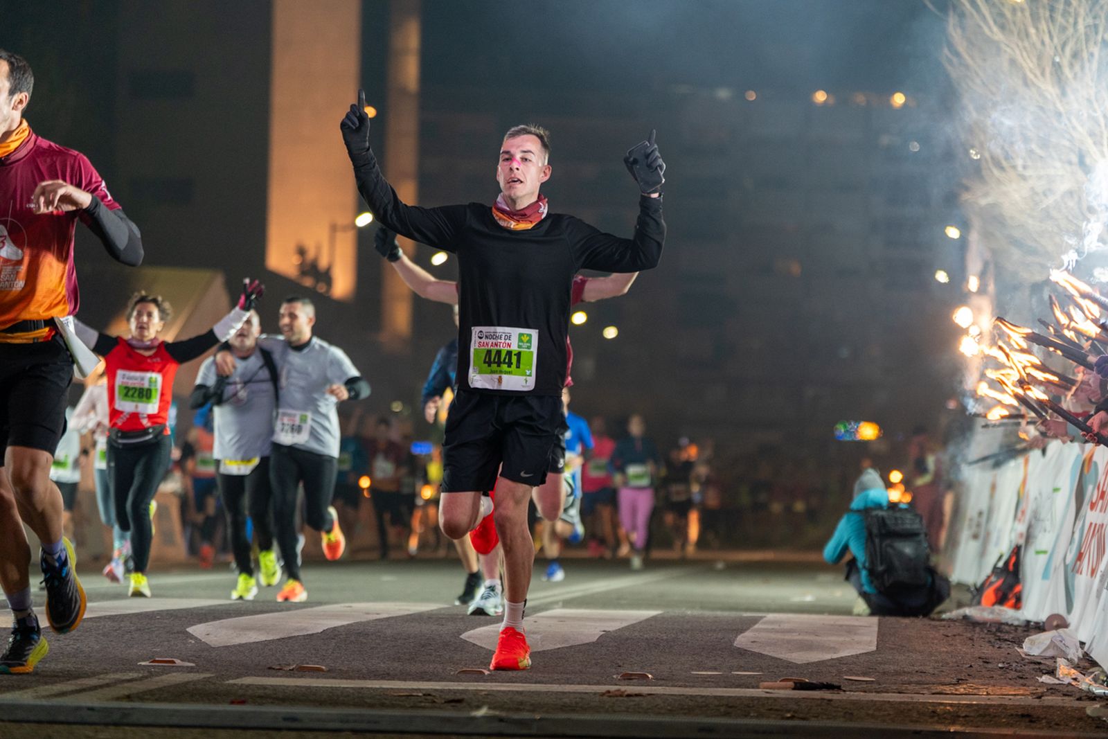 En imágenes: búscate en tu llegada a meta de la Carrera de San Antón 2026 (7)