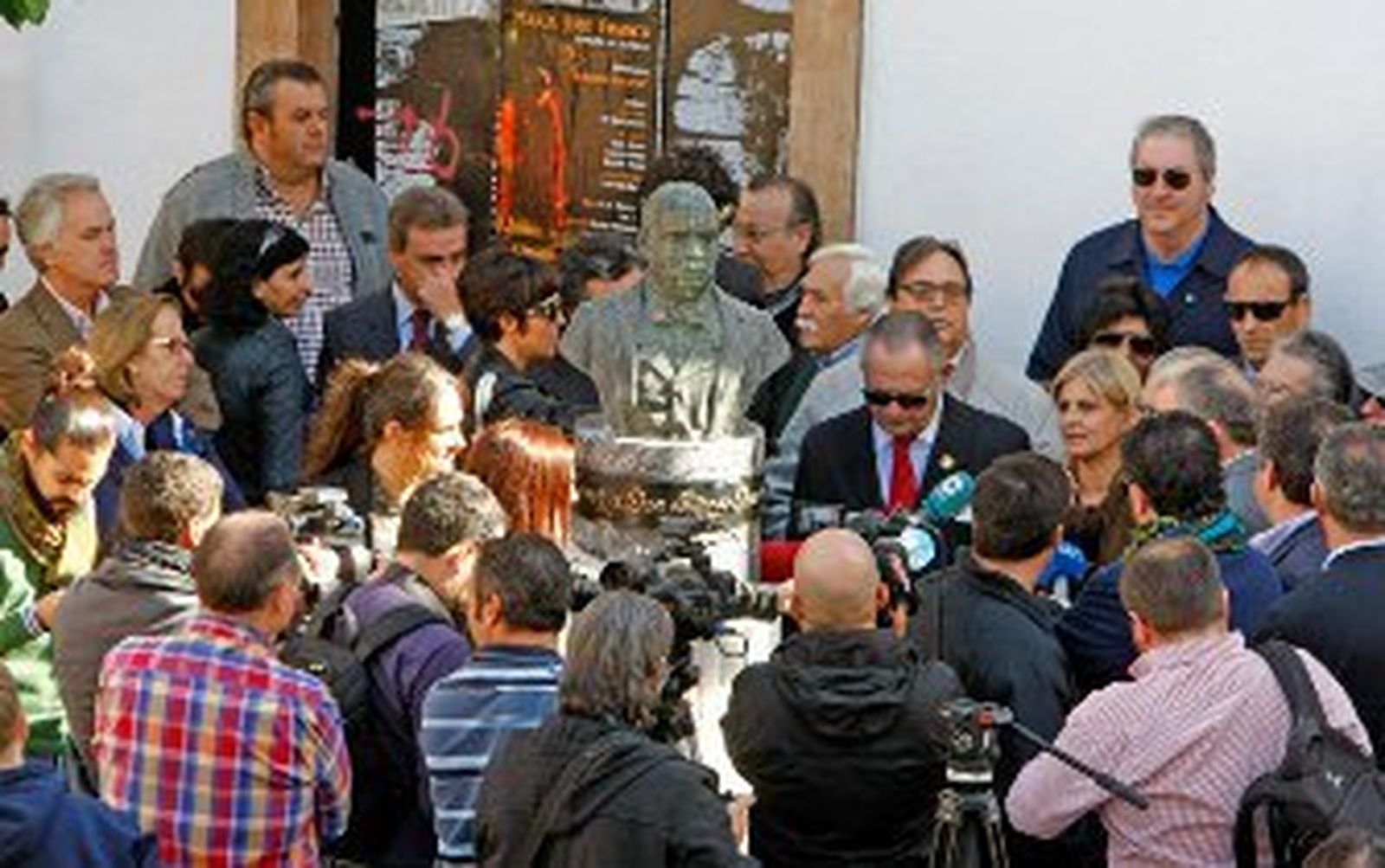 Antonio Chacón 'se arranca' para siempre en su barrio de San Miguel