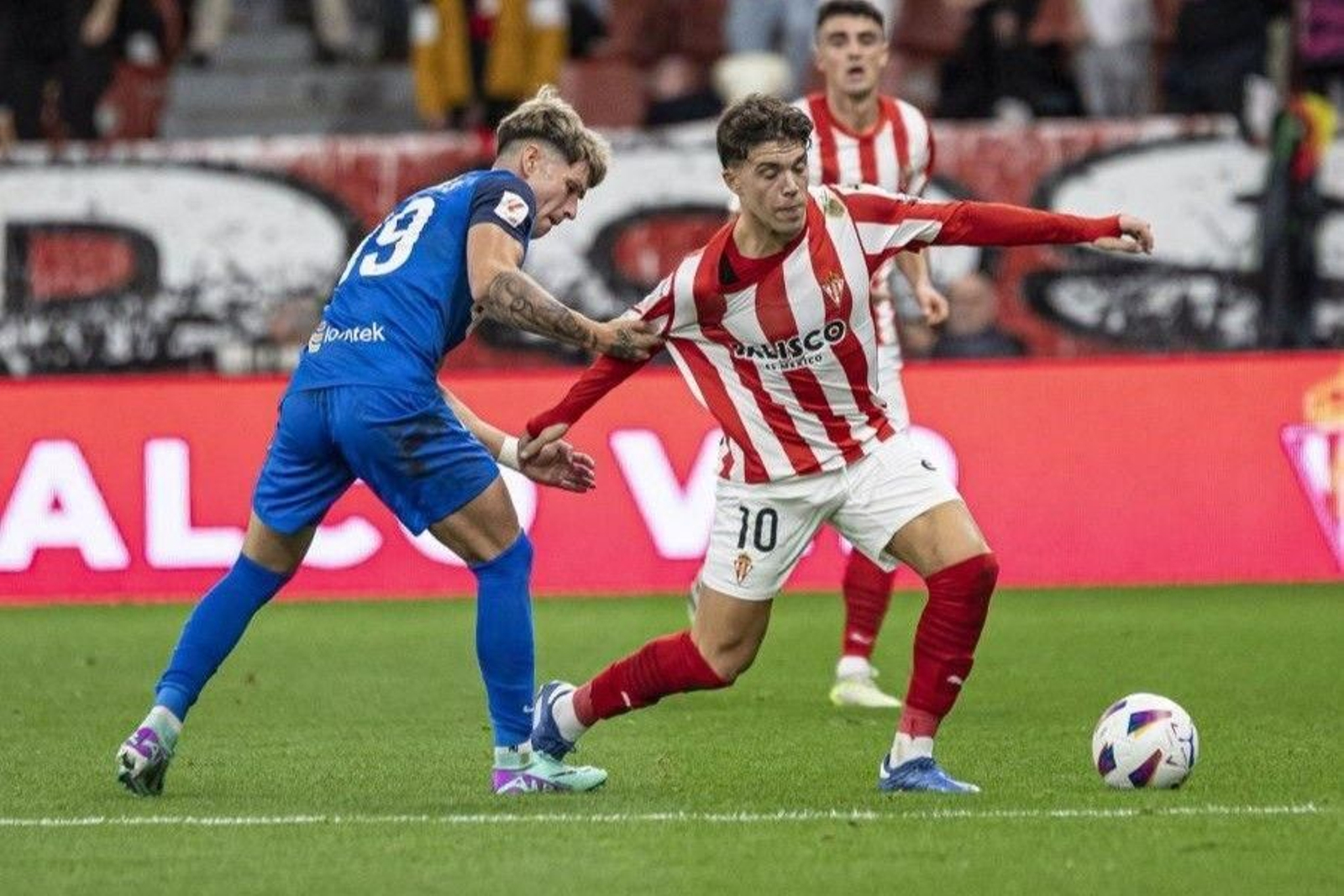 Nacho Méndez, canterano en un partido del Sporting.