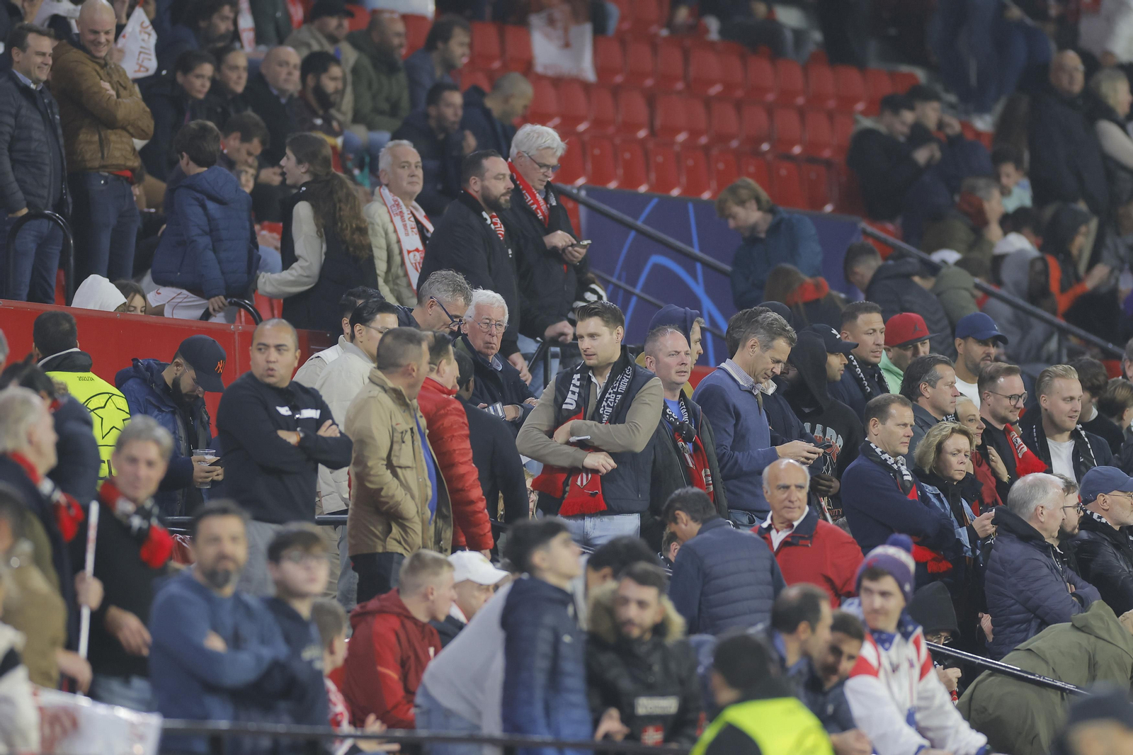 Búscate en las fotos del Sevilla Fc- PSV