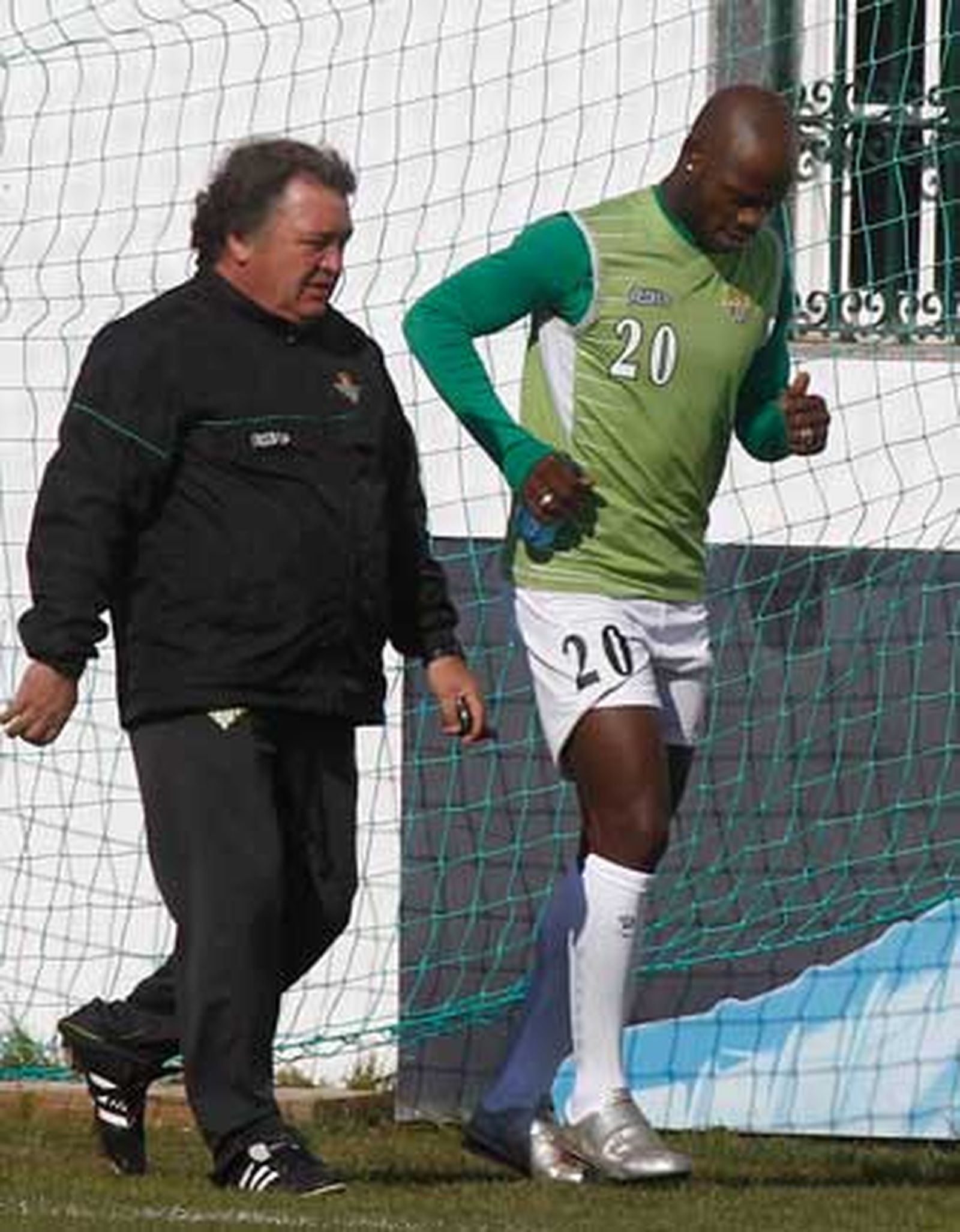 Baja de Miki Roqué y dudas de Emana y Roversio ante el Albacete